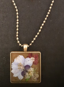 Stylish Pressed Flower Necklace