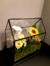 Load image into Gallery viewer, Unique Preserved Flower Greenhouse